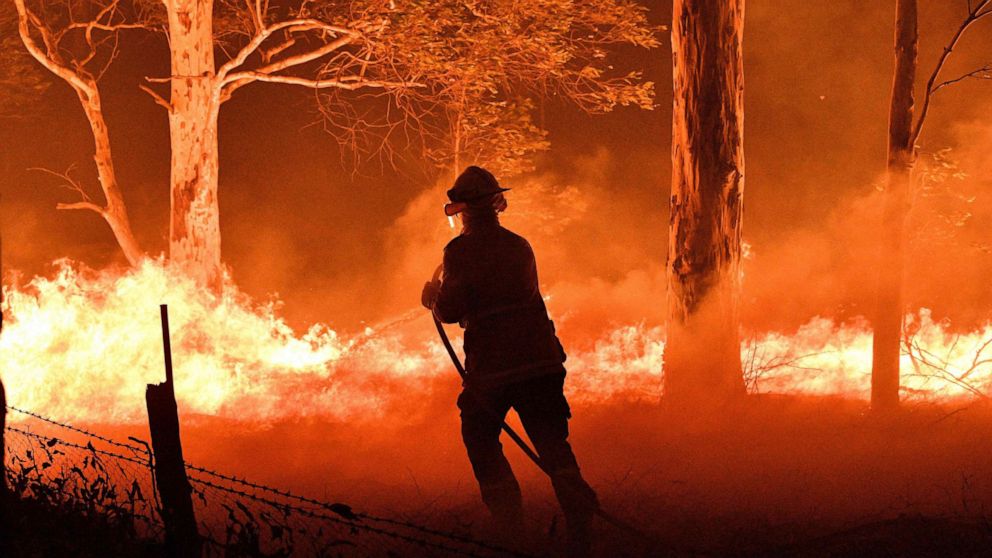 wildfire 4 gty er 200102 hpMain 2 16x9 992 - Australia Bush Fire Relief Efforts
